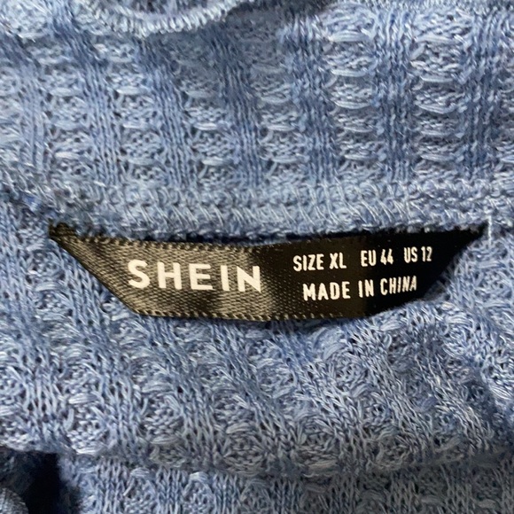 2/15$ NWOT SHEIN lettuce hem cropped bell sleeve - Picture 3 of 3